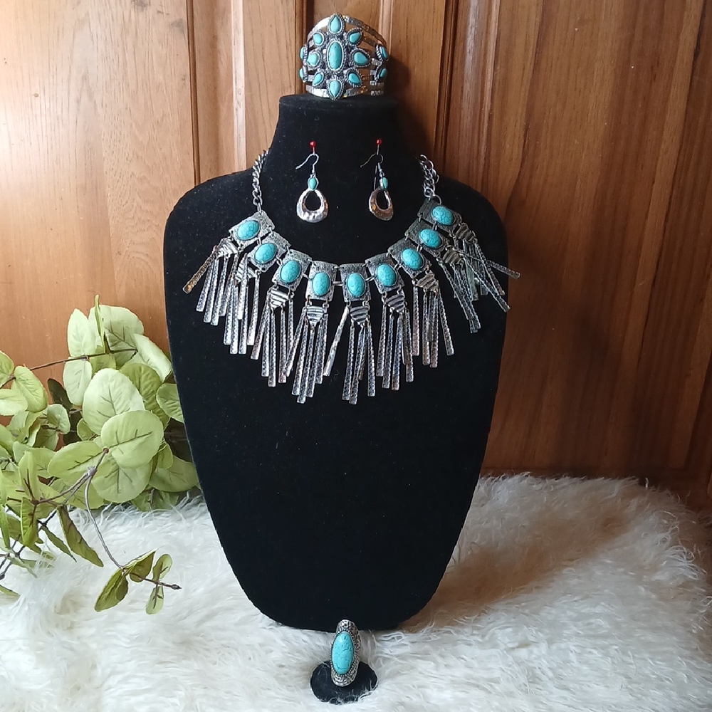 Turquoise and Silver Women's Jewelry Set